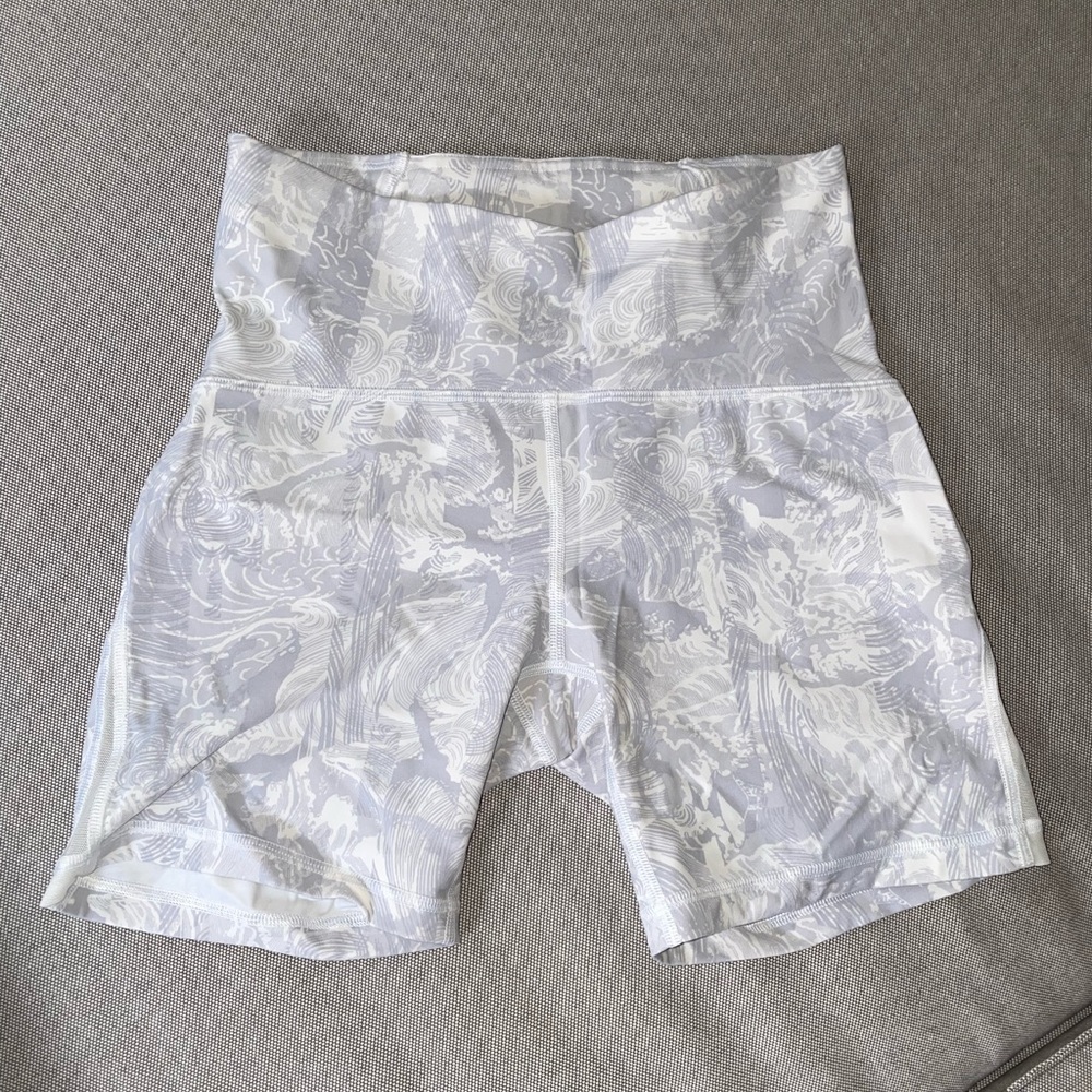 Lululemon Train Times Mid-Rise Short 6”